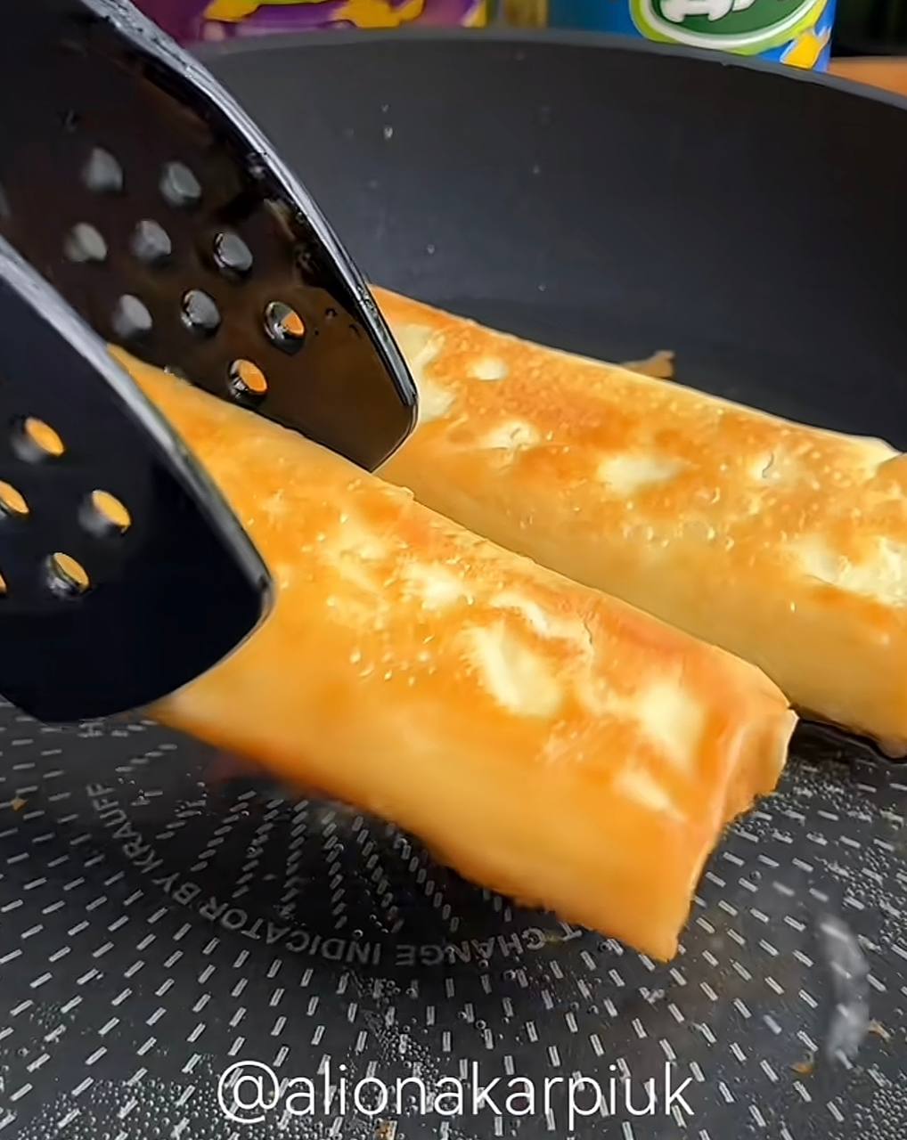 Хрусткий пиріг з вишнею, як у McDonald’s: рецепт легендарного десерту